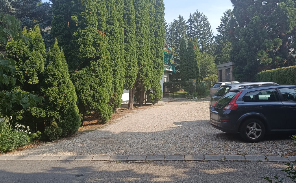 Infinity braids parkolás a szalon előtt